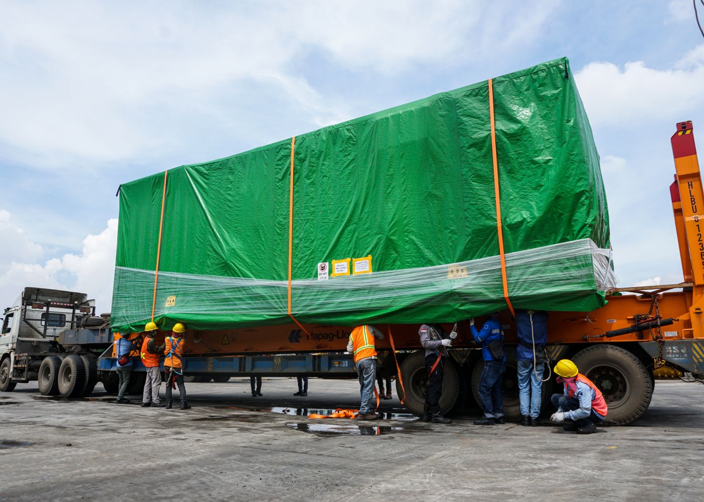 Tractor trailer compatibility: container trailer. Illustrative stock photo.